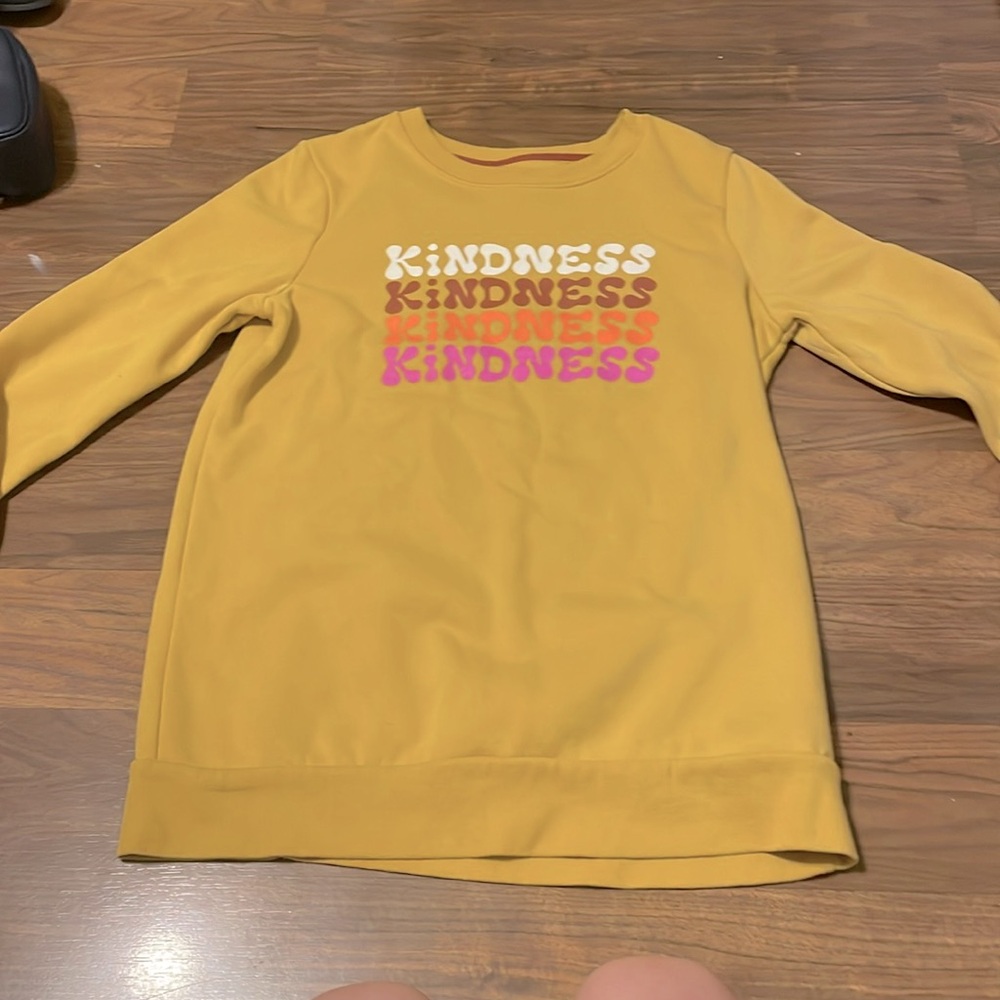 Kindness crewneck.